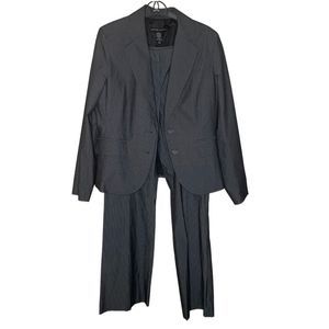Gray pinstripe New York and company stretch suit